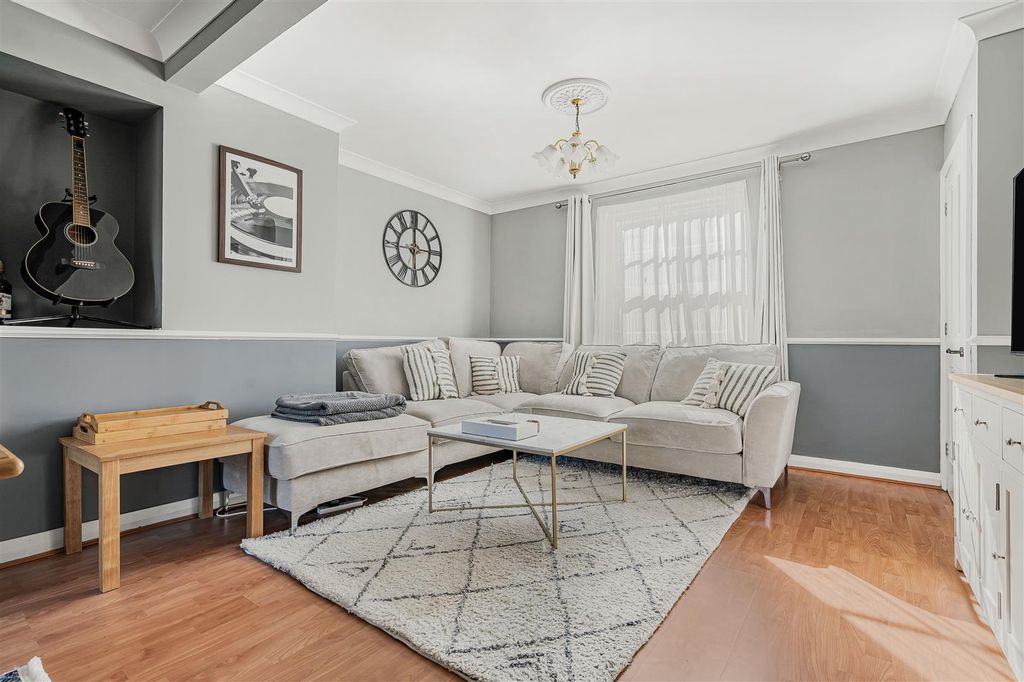Property photo 2 of 18 12_79386.Jpg