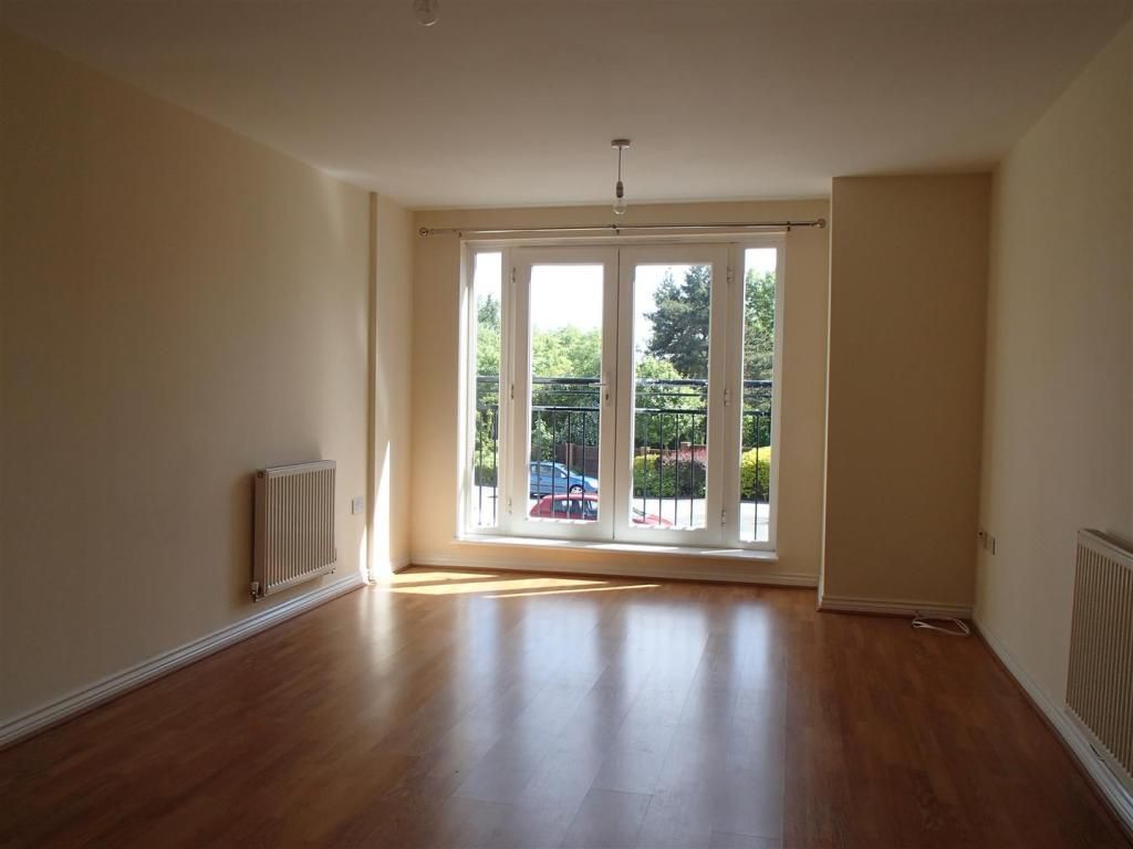 Property photo 3 of 9 Living Room (2).Jpg