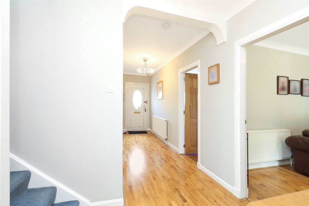 Property photo 3 of 23 Picture No. 27