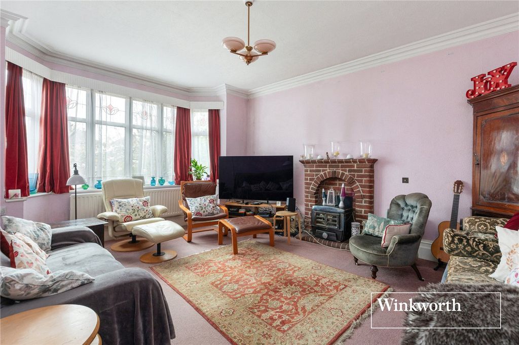 Property photo 3 of 17 Picture No. 04