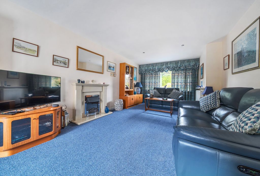 Property photo 3 of 19 1431360-10-69B7Fb...