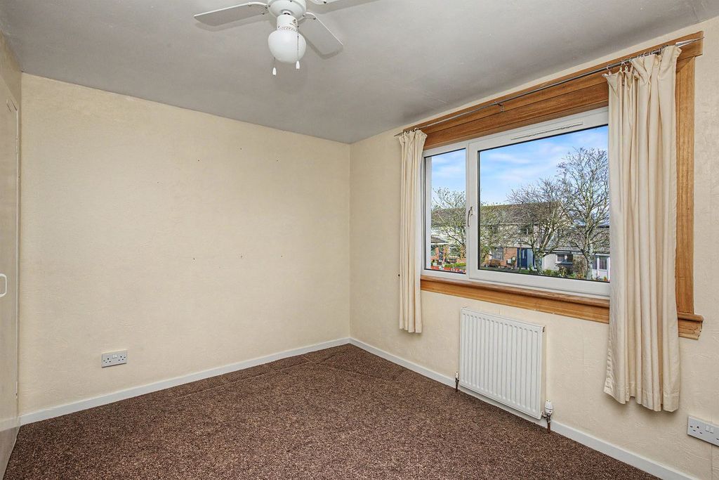 Property photo 3 of 12