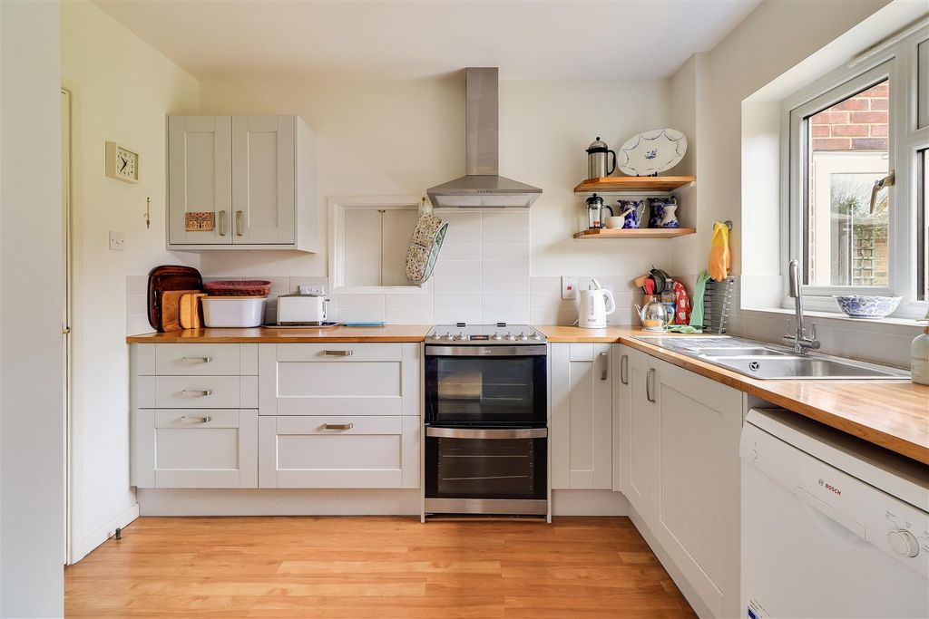 Property photo 2 of 24 Img (8).Jpg