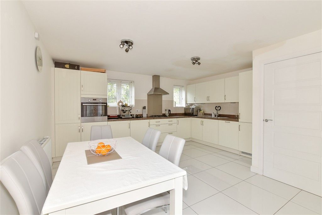 Property photo 3 of 10 Kitchen/Breakfast Room