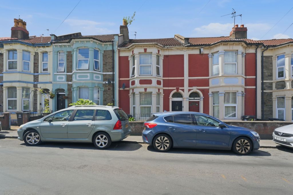 Property photo 1 of 22