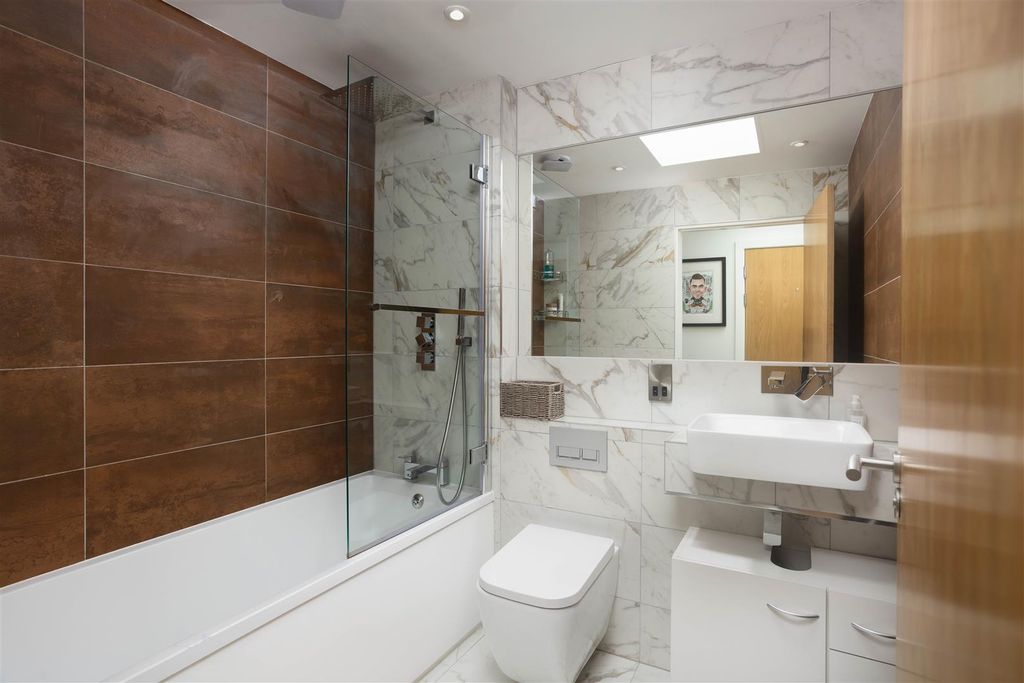 Property photo 3 of 13 00016.Jpg