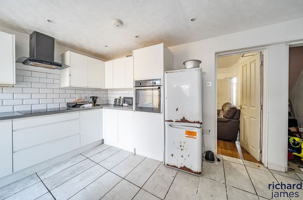 Property photo 3 of 12 ce338367774948cd9A5B81726d6E604E