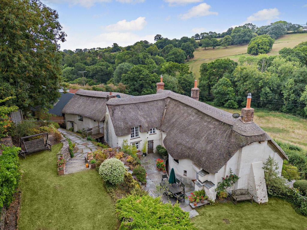 Property photo 2 of 18 Picture No. 24