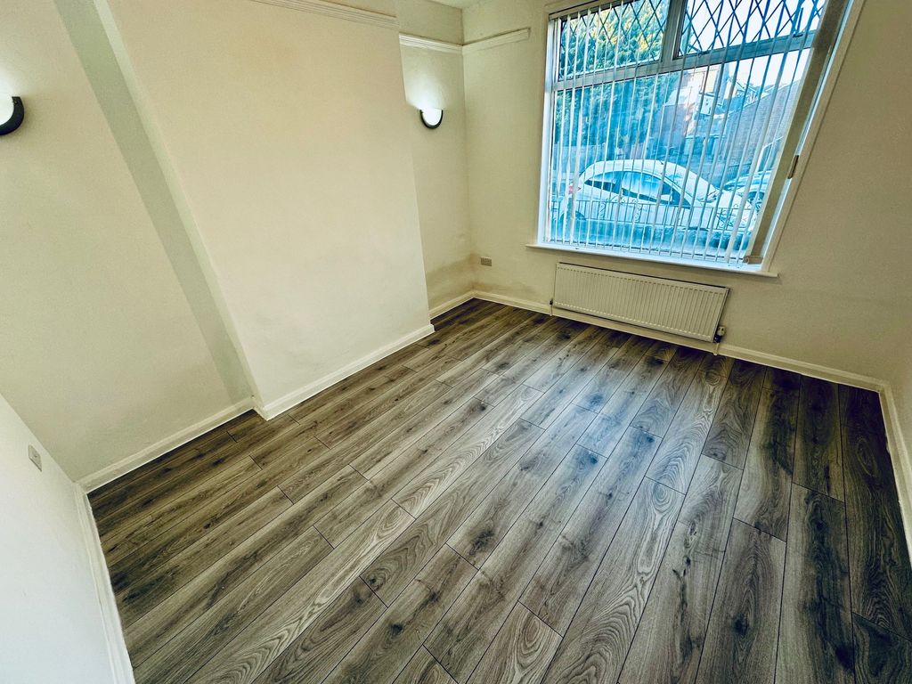 Property photo 3 of 12 Dining Room