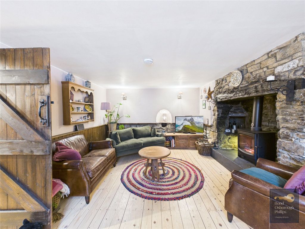 Property photo 3 of 52 Picture No. 01