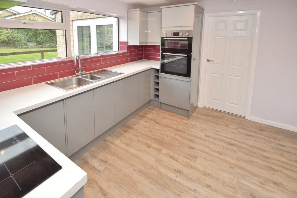 Property photo 3 of 26