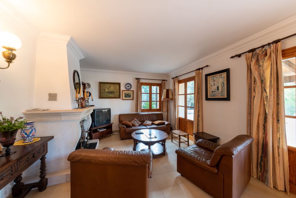 Property photo 3 of 28 69190 Web-16.Jpg