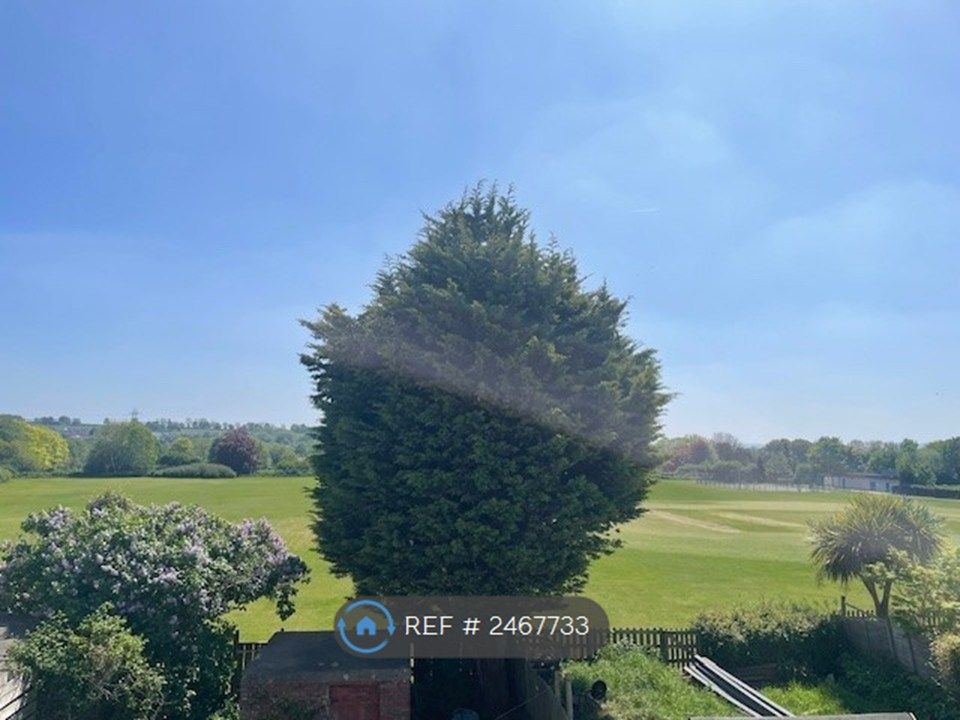 Property photo 2 of 6 Bedroom View