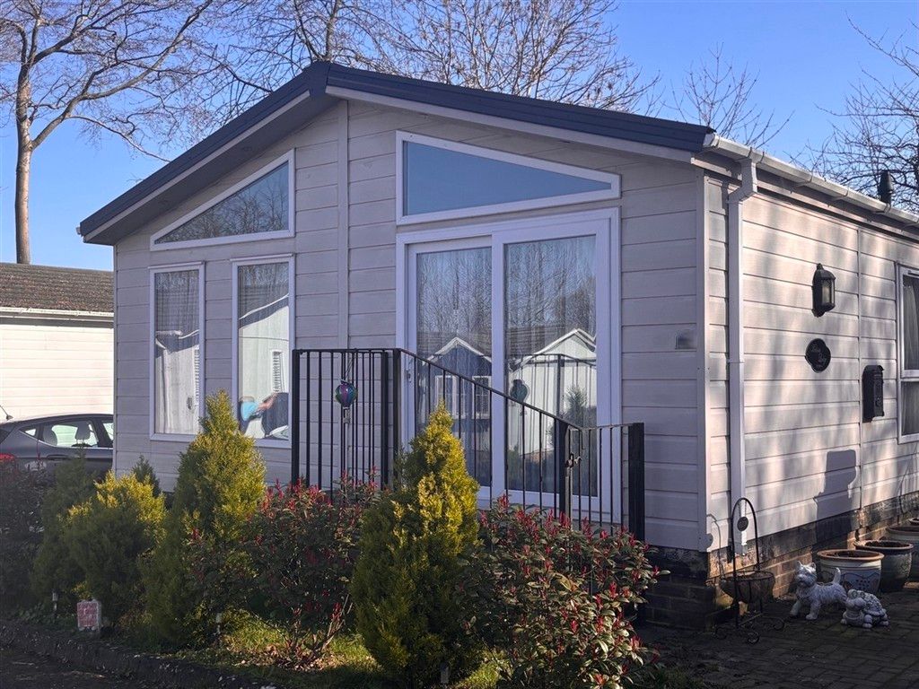 Property photo 1 of 7 Front