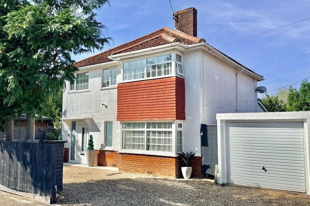 Property photo 1 of 22 4 Bed Family Home Hightown