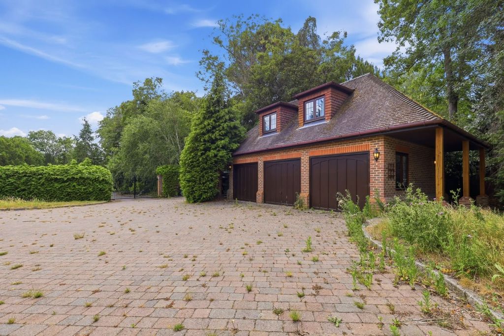 Property photo 2 of 48