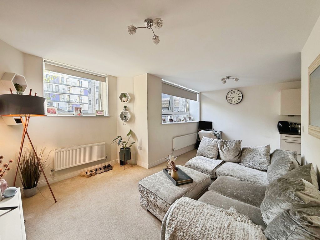 Property photo 2 of 14 Pbox-Img.Jpg