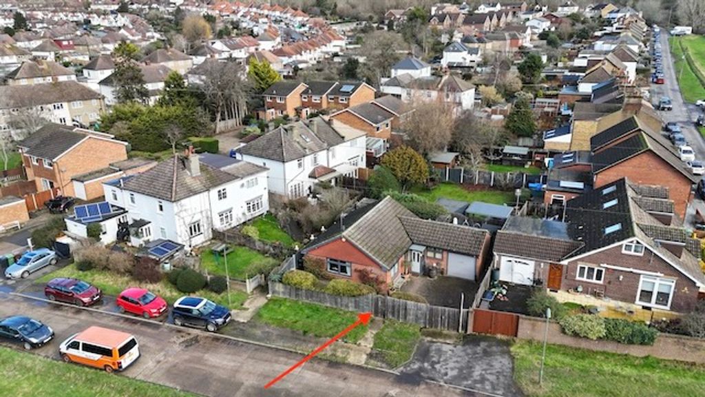 Property photo 2 of 24