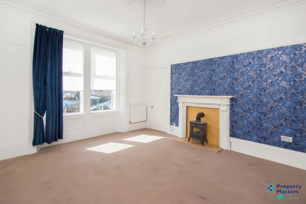 Property photo 3 of 25 Living Room