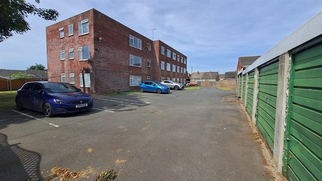 Property photo 1 of 2