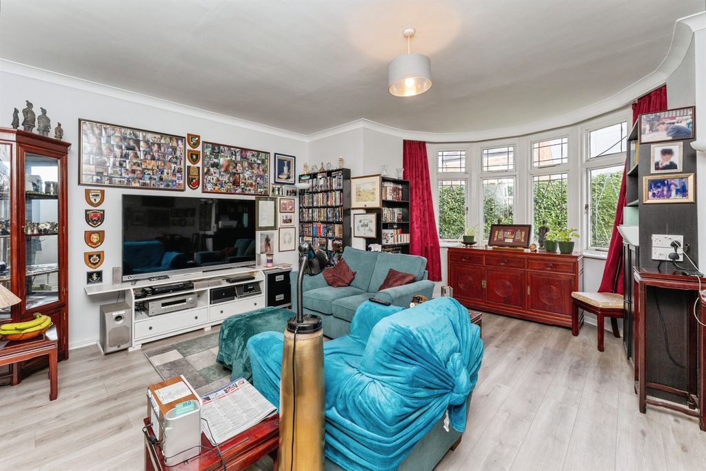 Property photo 2 of 17