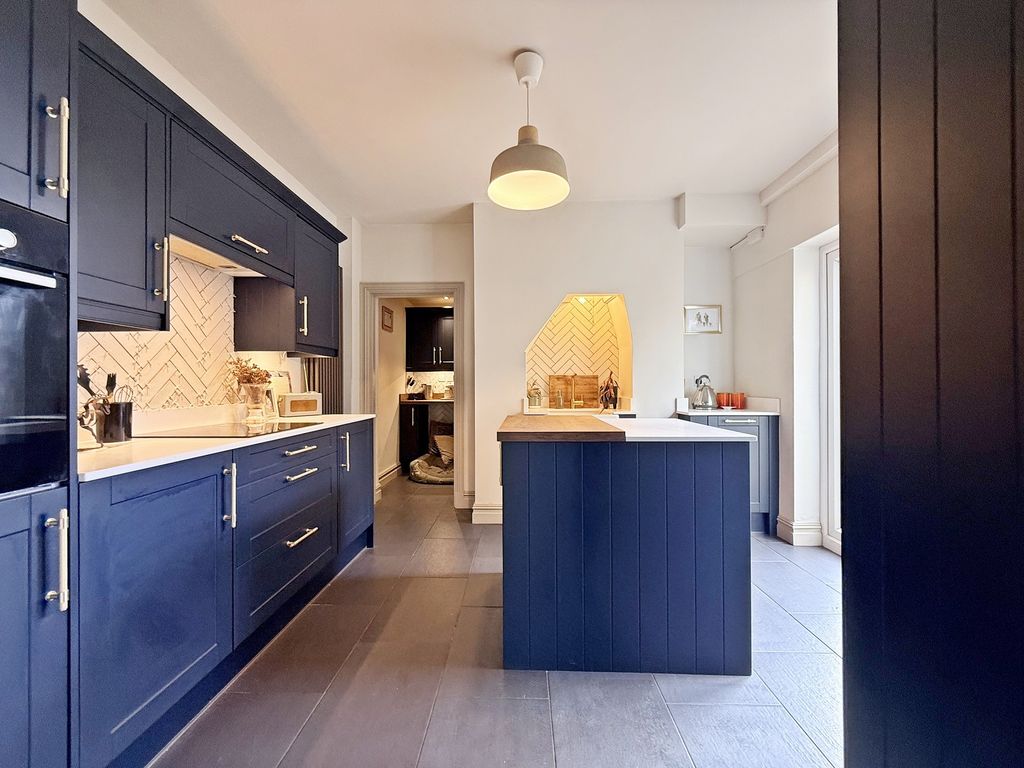 Property photo 2 of 36 Kitchen-Breakfast Room