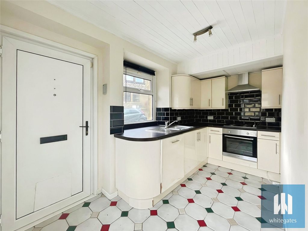 Property photo 3 of 8 Picture No. 15