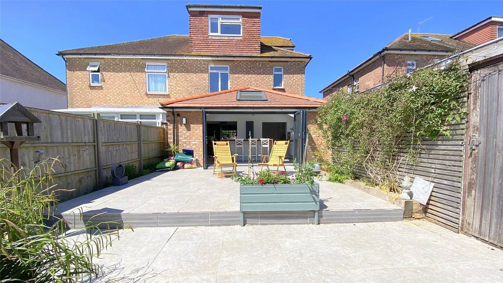 Property photo 2 of 17 Picture No. 14