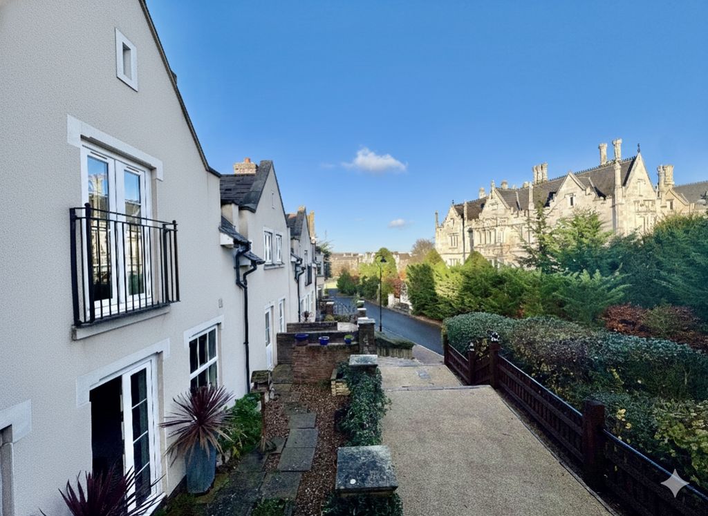 Property photo 2 of 13 Presented By Nicoleta At Ewemove Bexleyheath And D