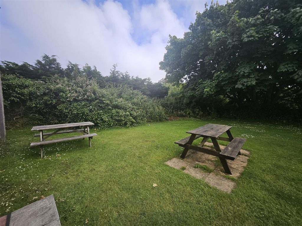 Property photo 2 of 20 Seating Area To The Rear