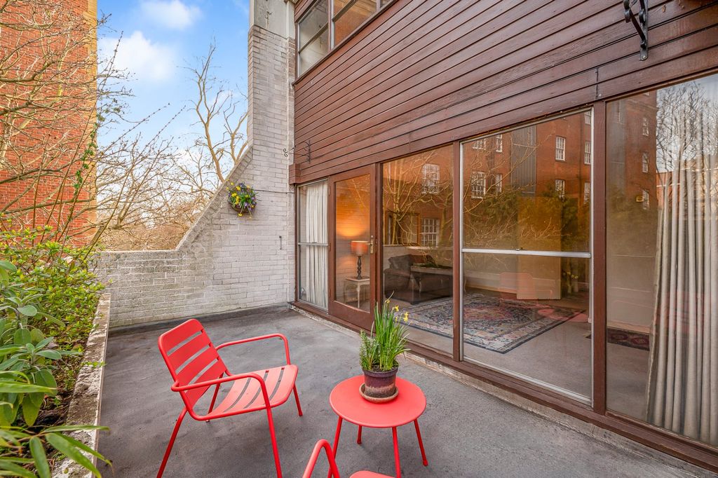 Property photo 3 of 15