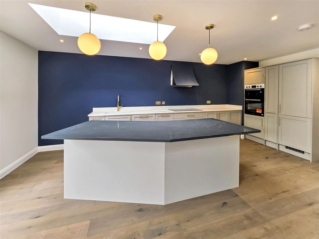 Property photo 2 of 17 Kitchen/Diner