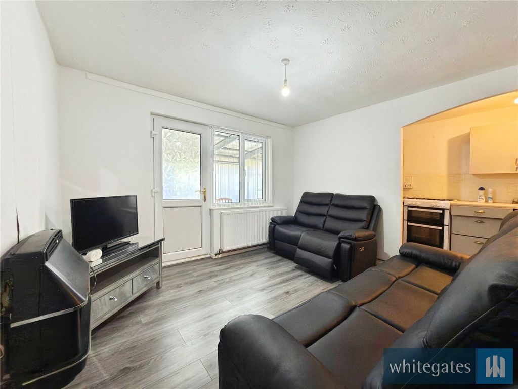 Property photo 3 of 11 Picture No. 06