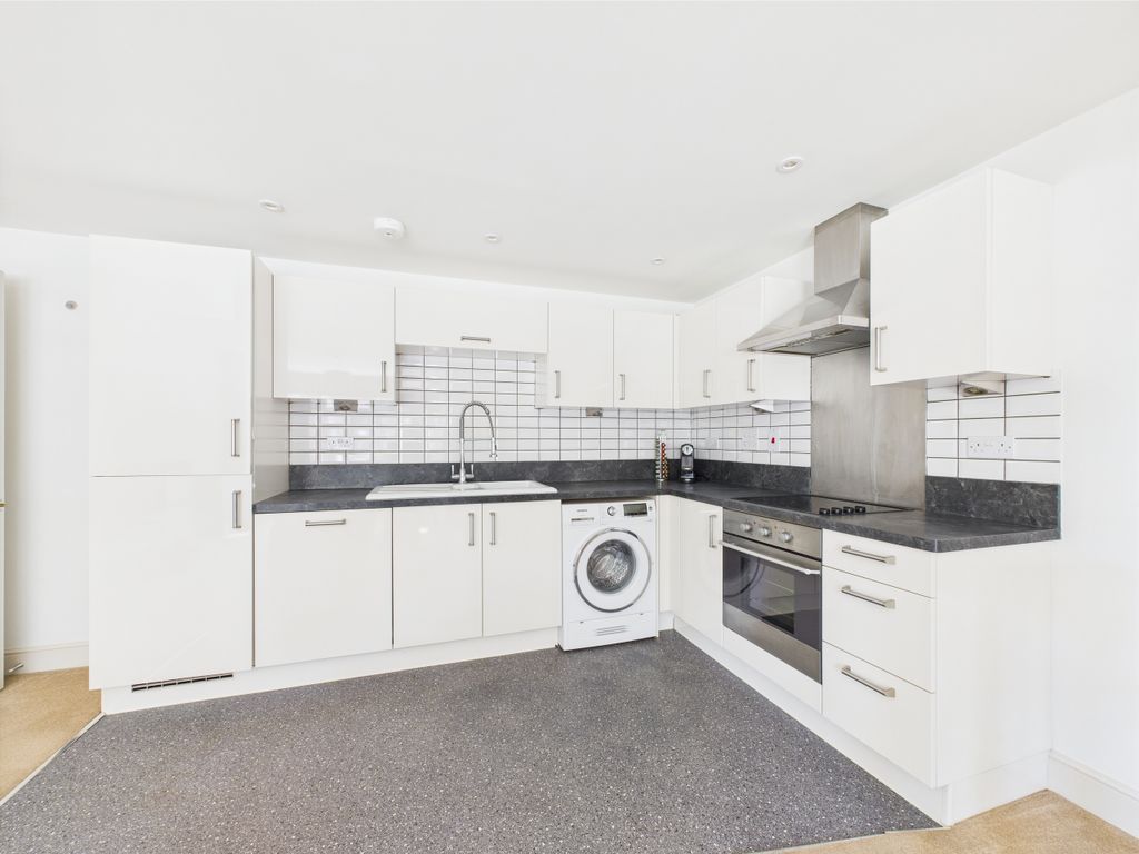 Property photo 3 of 12 Kitchen 2