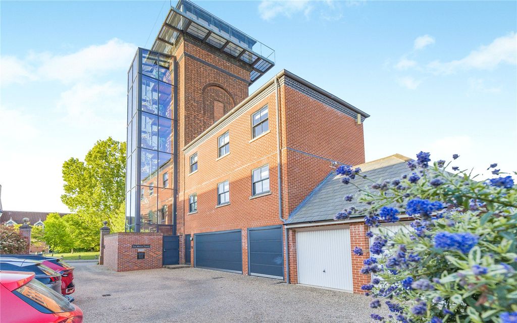 Property photo 2 of 17 Picture No. 14