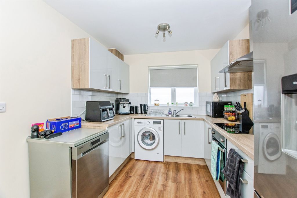 Property photo 2 of 20