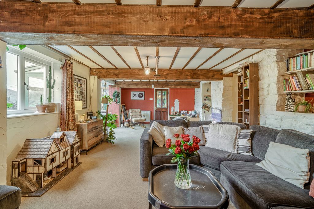 Property photo 3 of 22