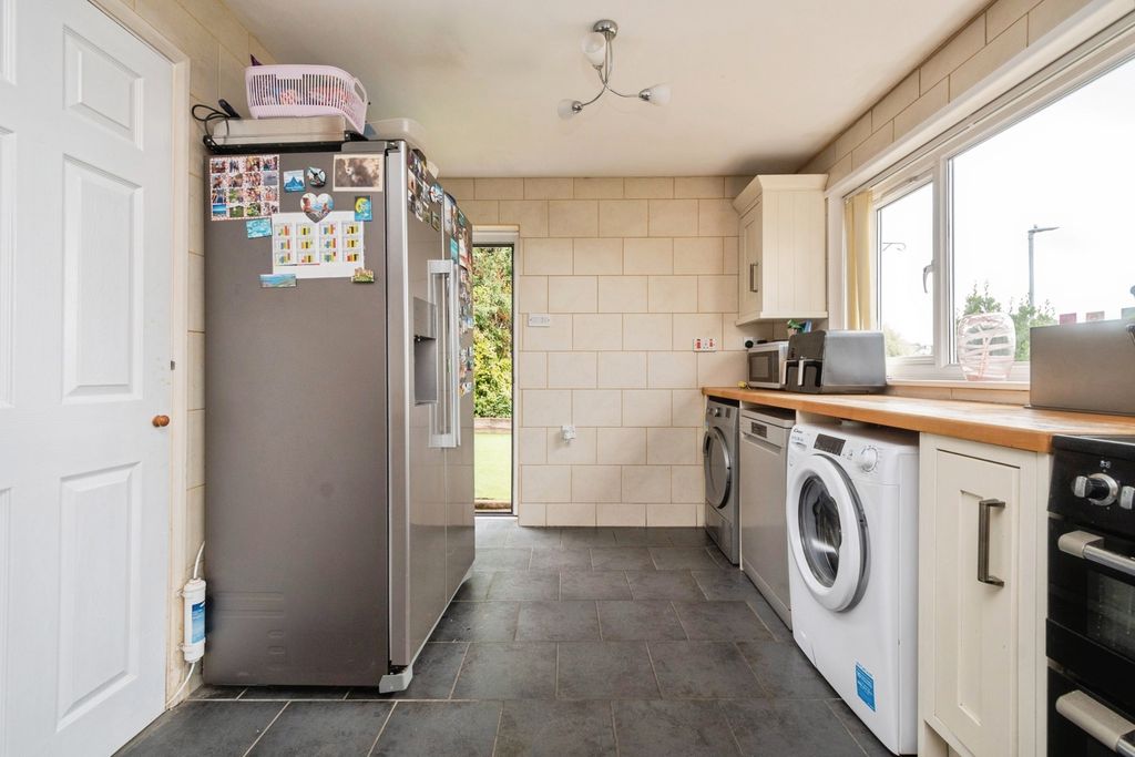 Property photo 3 of 20 Pbox-Img.Jpg