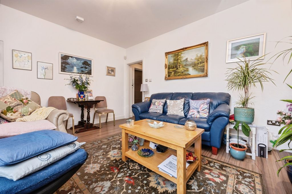 Property photo 3 of 12