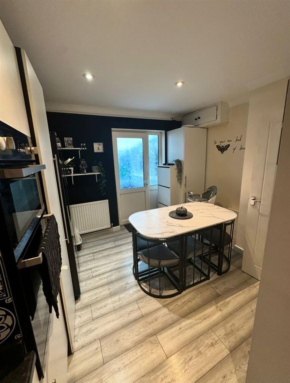 Property photo 2 of 17 66245.Jpg