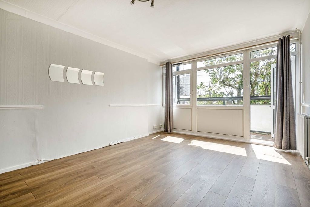 Property photo 3 of 7