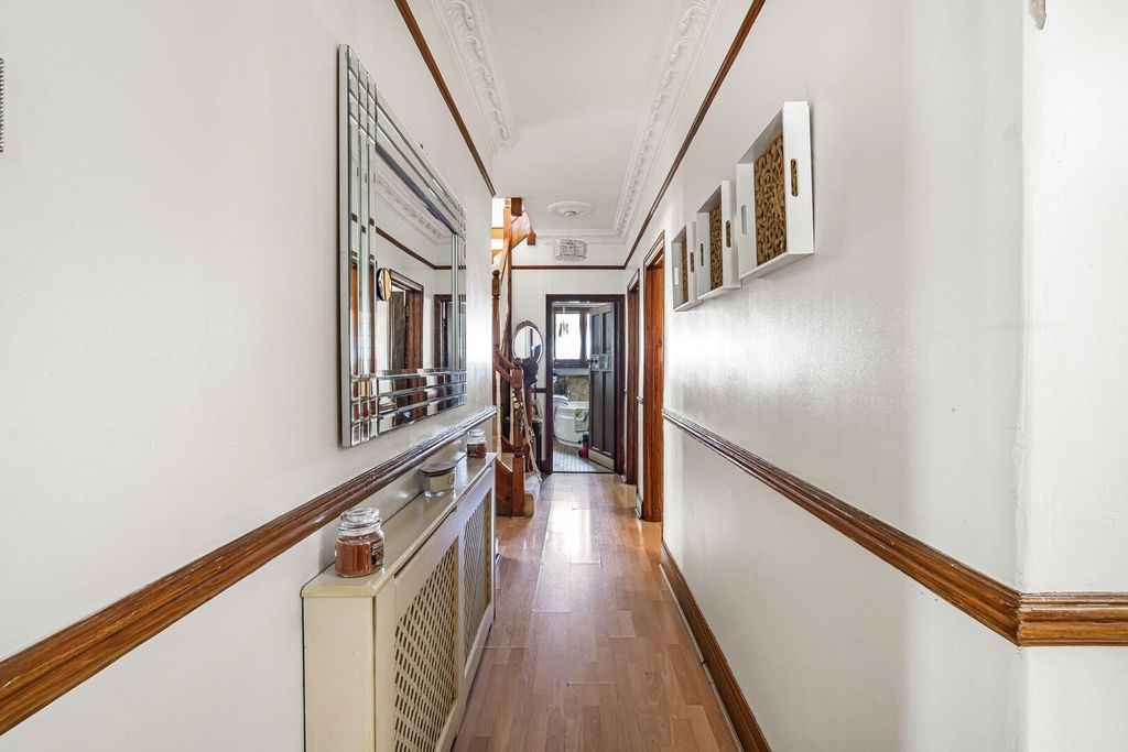 Additional image 9 of 4 bed detached house for salePark Avenue, Enfield EN1