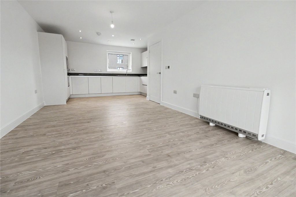 Property photo 3 of 8 Picture No. 01