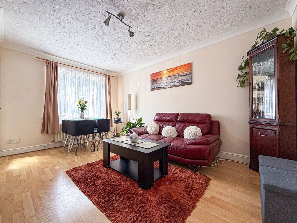 Property photo 3 of 18 4211826