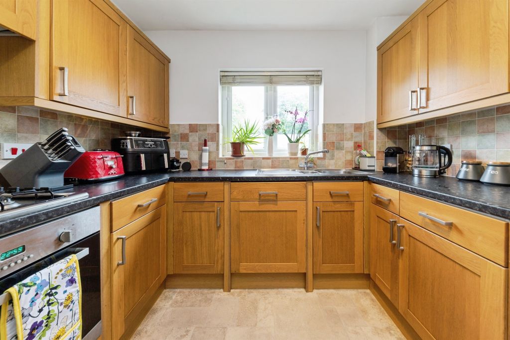 Property photo 3 of 17