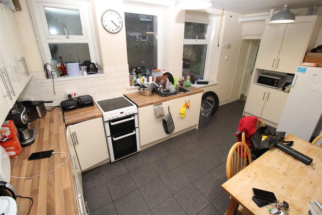 Property photo 2 of 4