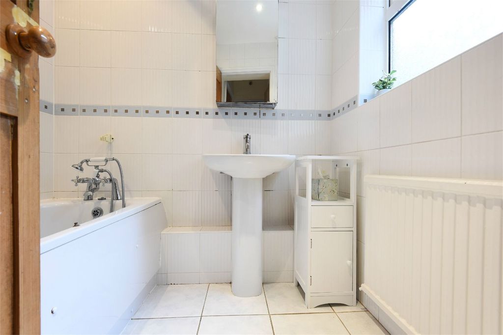 Property photo 2 of 10 Picture 05