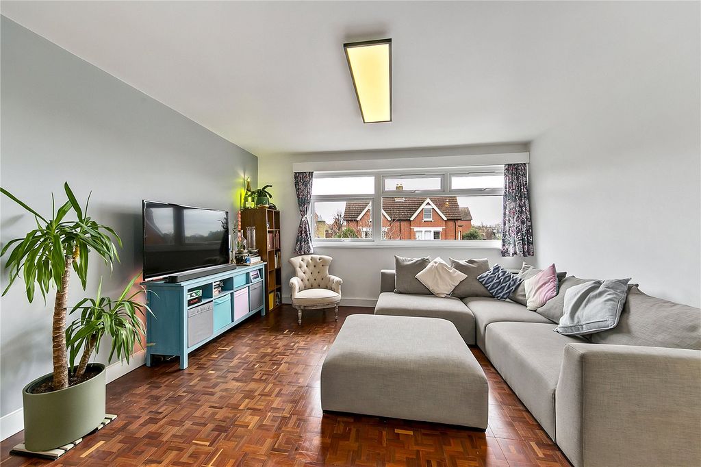 Property photo 2 of 9 Picture No. 10