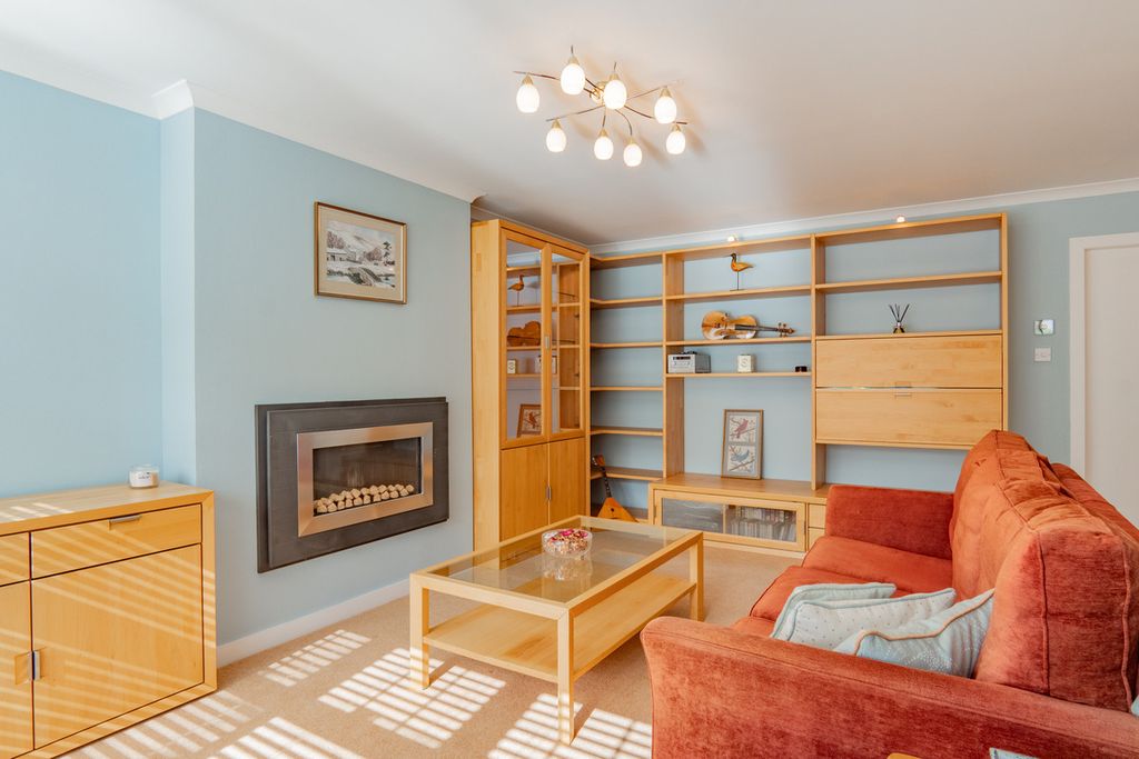 Property photo 2 of 40