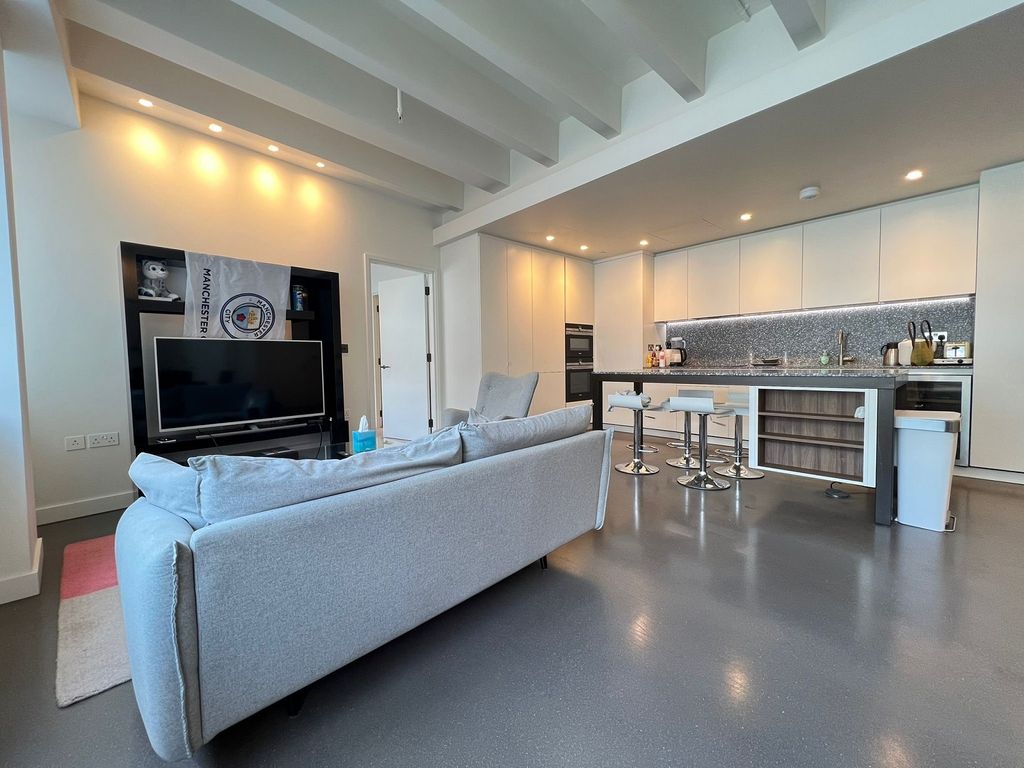 Property photo 3 of 9 Kitchen